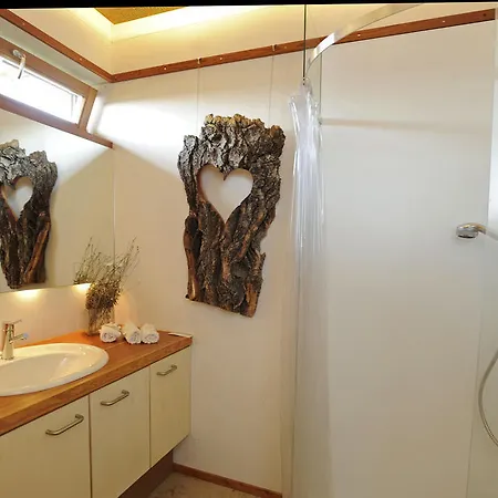 Apartamento Beim Kunstler *